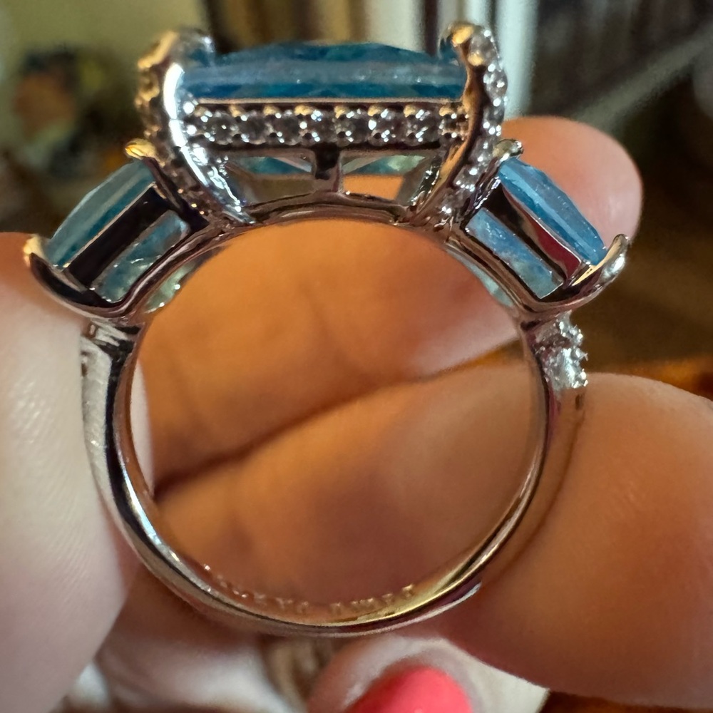 Ring - Picture 2 of 6
